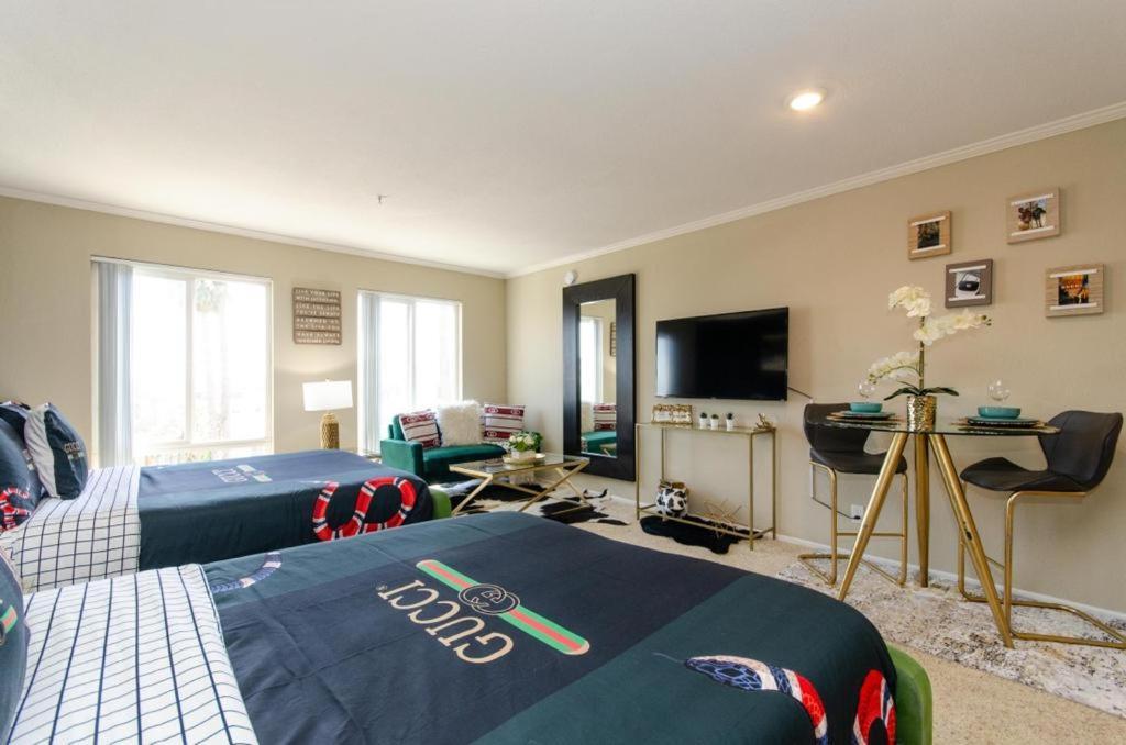 Gucci Mickey And Maxico Lofts Free Parking And Wifi Apartamento Los Angeles Exterior foto